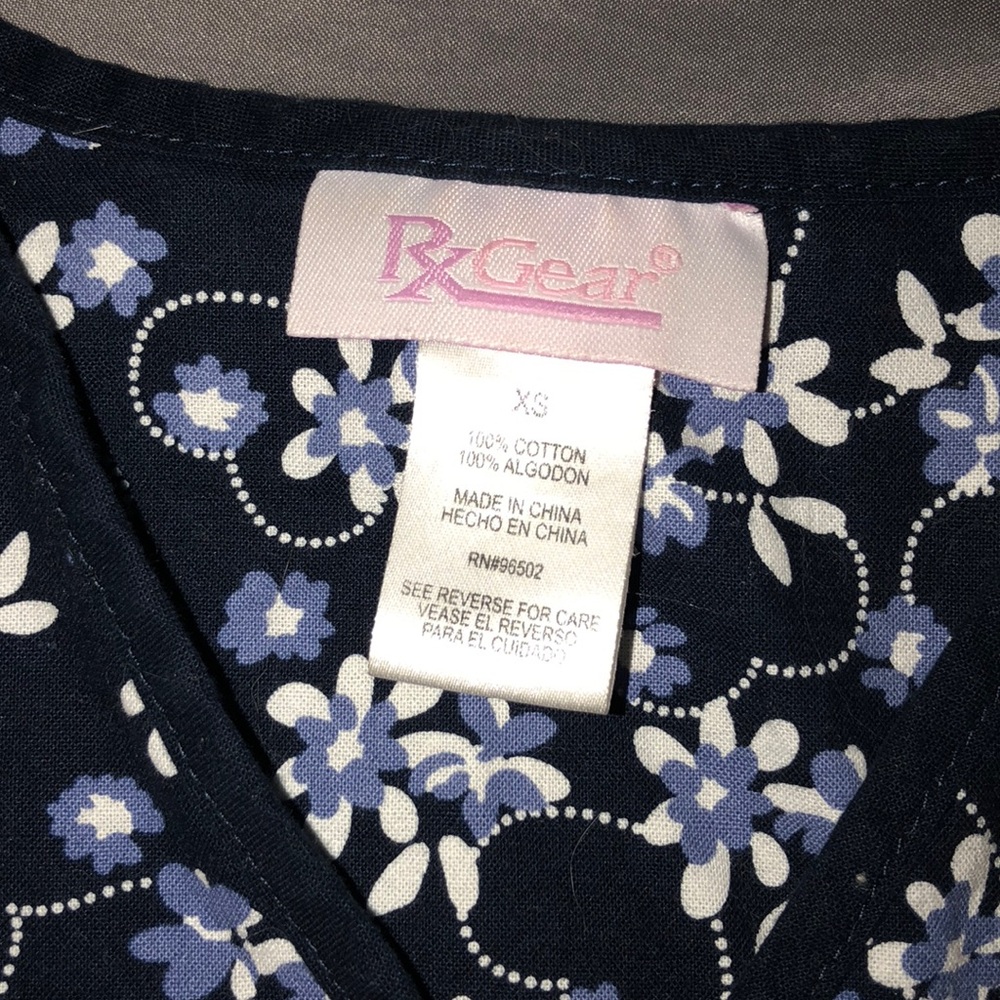 Scrub Set 👩🏼‍⚕️ - Picture 5 of 5